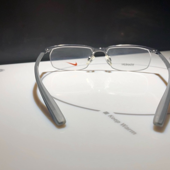 Ultra-light Nike Men’s Eyeglasses - Picture 2 of 3